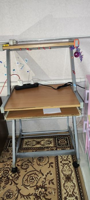 Компьютерный стол