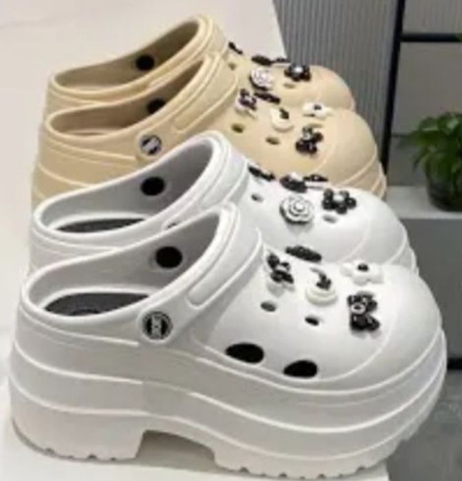 Кроксы белые. Сабо шоколад и черные на платформе