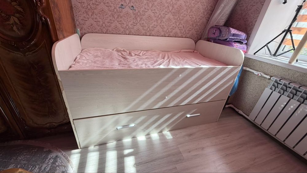 Детская двуспальная кровать