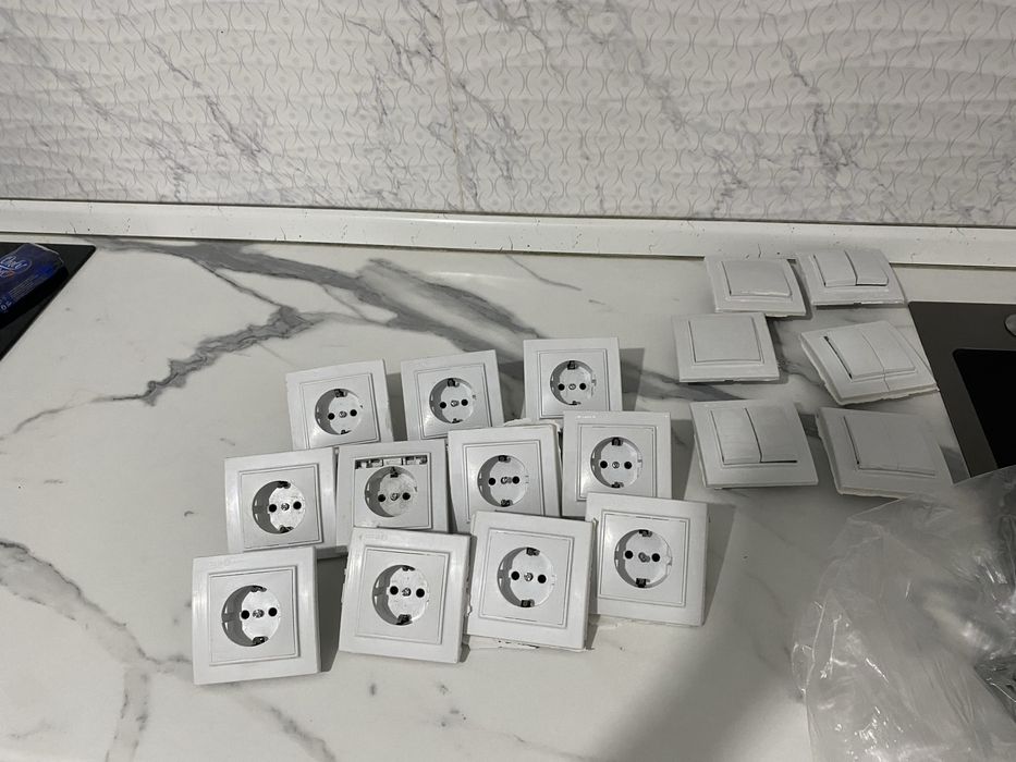 Выключатели и розетки