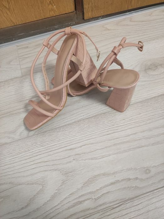 Нови сандали 38 номер