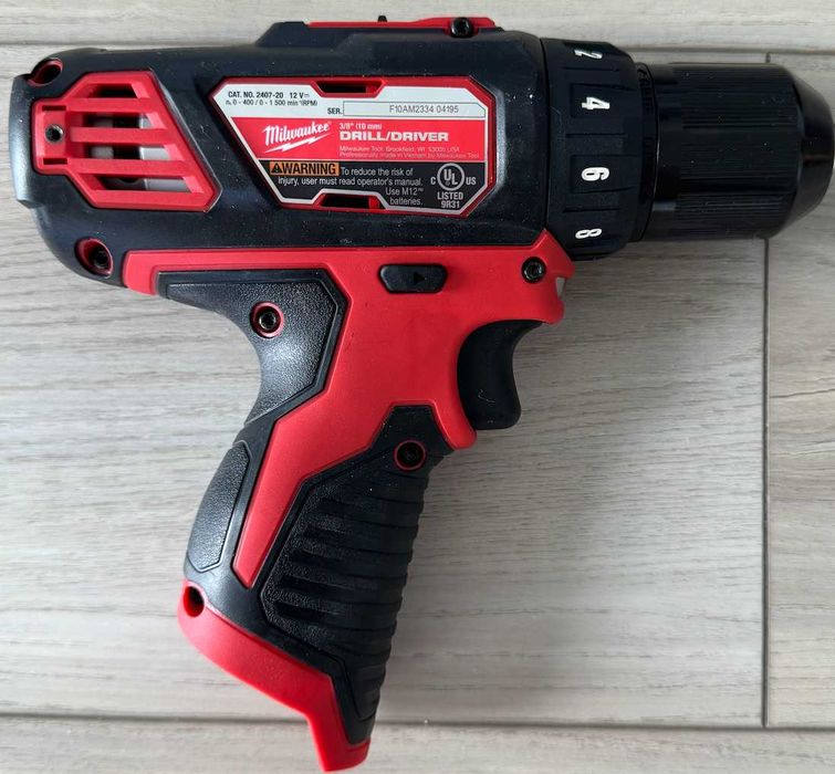 Milwaukee M12 дрель