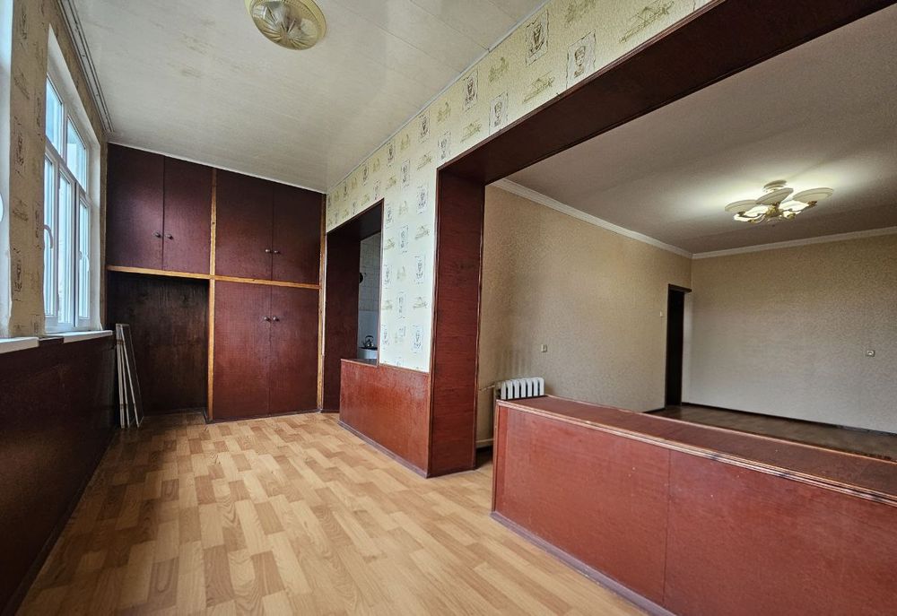 Чиланзар 22-й квартал продаю  Четырёх комнатную