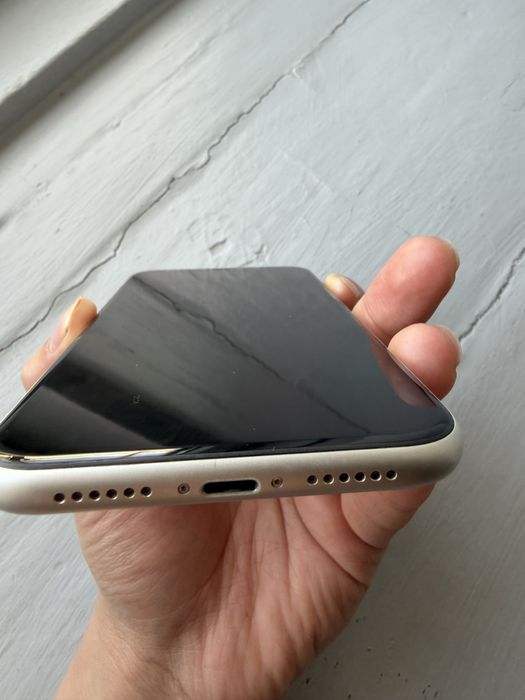 iphone 11 продаю