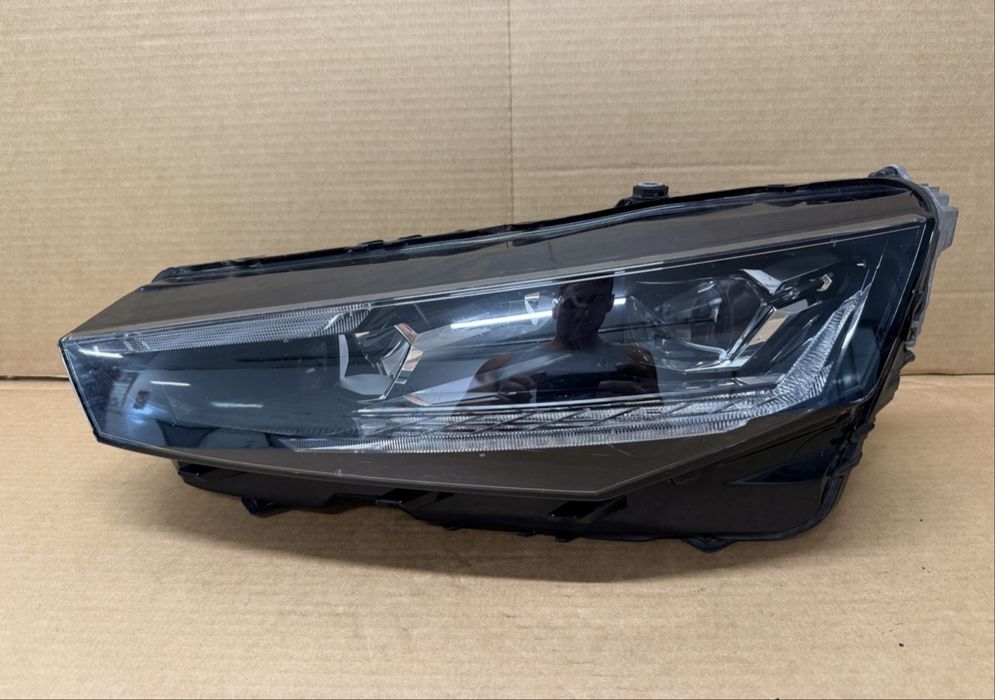 Ляв и десен фар за Шкода Скала кристал лед фейс  SKODA SCALA LIFT FULL LED 665941016A и 655941015A