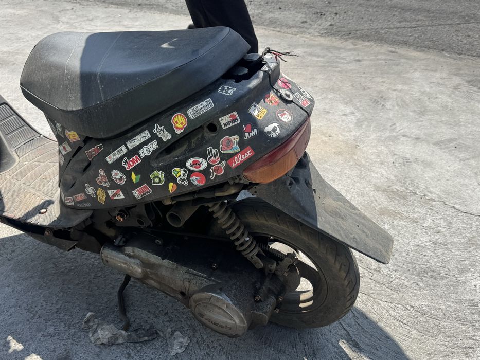 Мопеды скутеры.