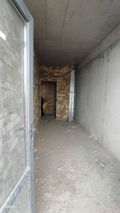 Срочно...Сергели индекс бозори оркасида греен хоусе 1 хона 5-этаж