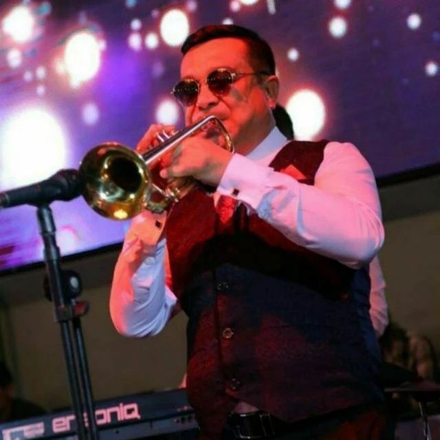Саксофонист и Трубач на ваши праздники,Новый год и т.д