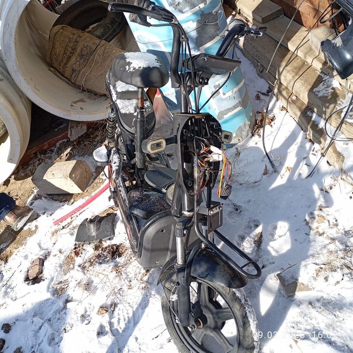 Скутер сатылады.