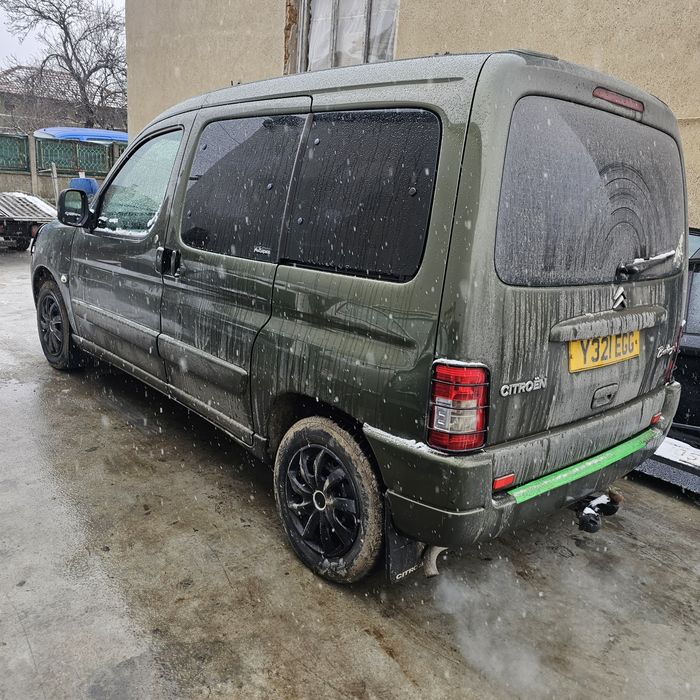 Citroën Berlingo 1.4 90k.s бензин. 2006г
На части само.