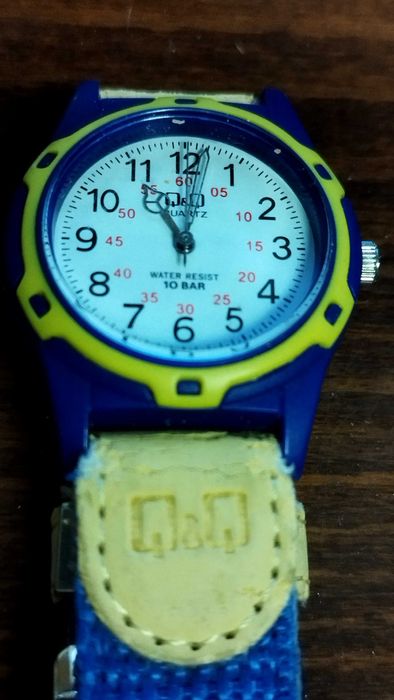 Детски часовник Q& Q - водоустойчив