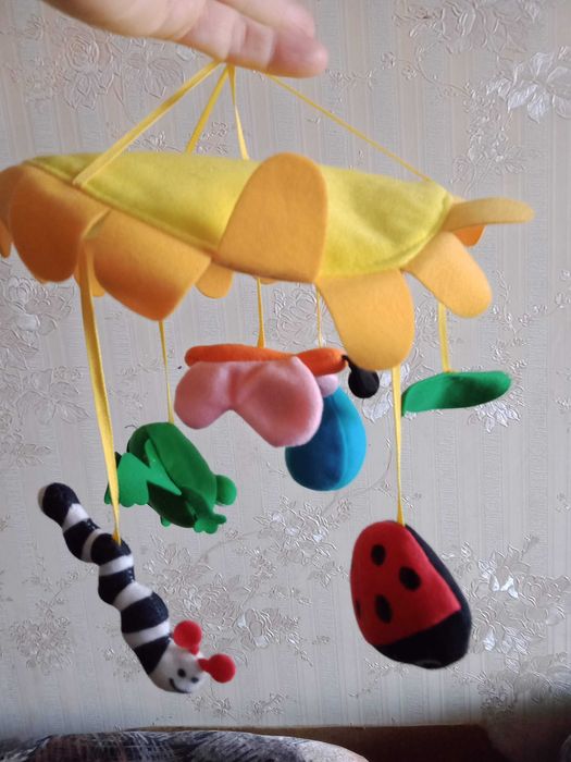 Подвесная игрушка  коляску  кроватку  1500 тнг вторая игрушка 500  тнг