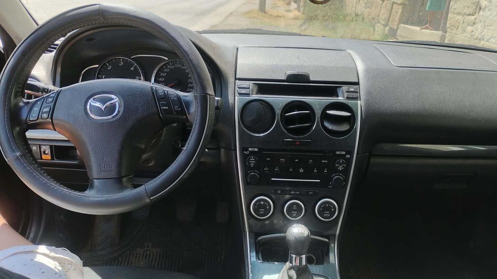 Продава се Mazda 6 2.0 дизел комби  ,може и коментар по цената