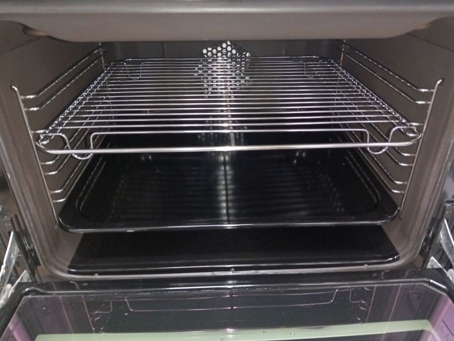 Свободно стояща печка с керамичен плот Voss  2 години Гаранция!