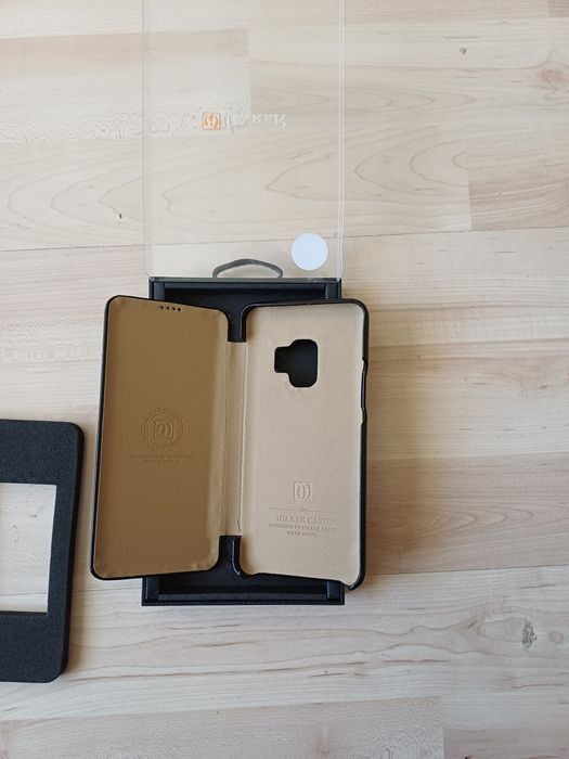 Калъф тип тефтер