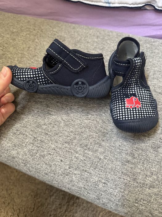 Детски пантофи колев и колев
