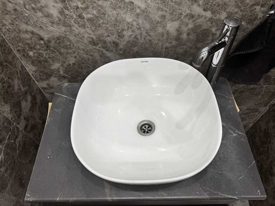 Смеситель Grohe и раковина Grossman