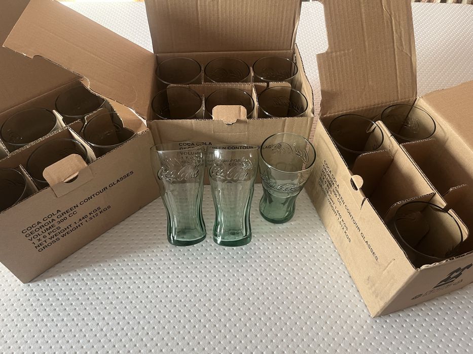 Стаканы кока- кола