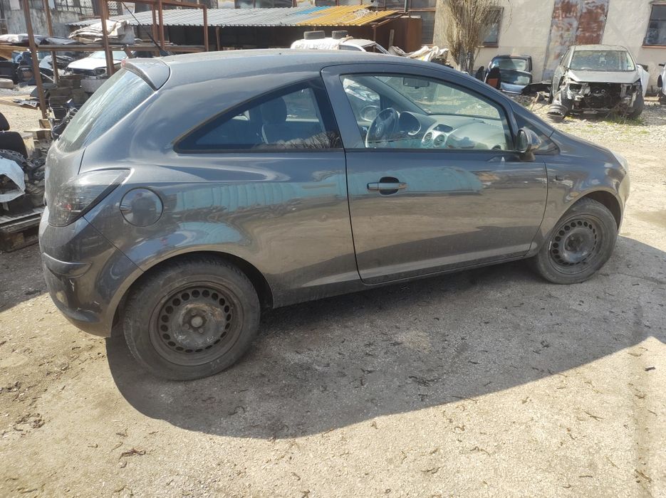 Opel Corsa D на части