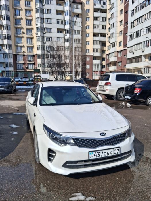 Автомобиль Кия К5