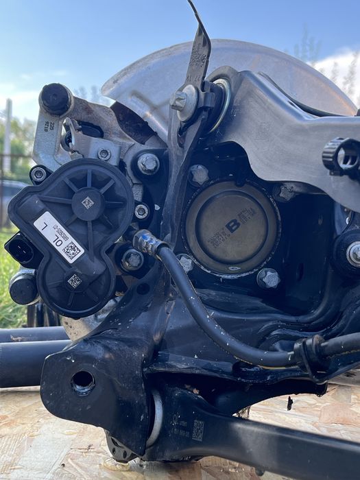 Punte Spate Completa BMW F45 F46 X1 F48 MINI F60 – Doar 4000 km, ca NOUA