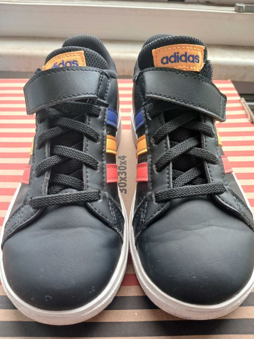 Детски спортни обувки Adidas