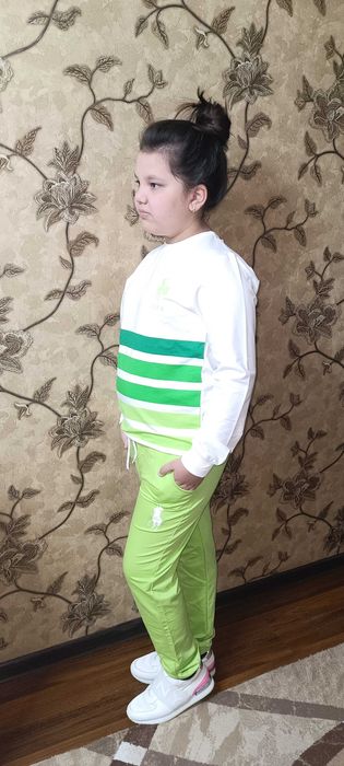 Спортивный костюм не утеплённый