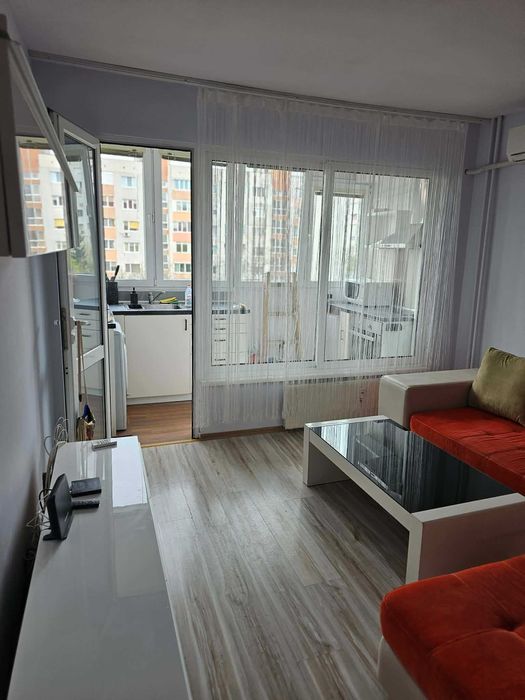 Двустаен ап. под наем в кв. Дружба 2