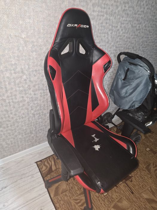 Игровой кресло DXRacer