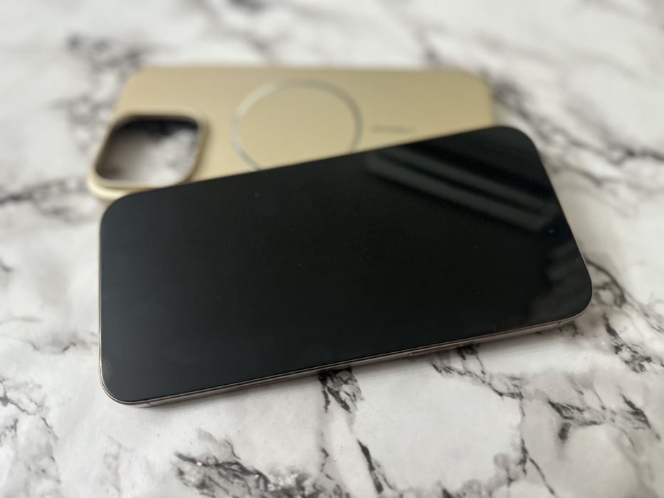 Продам Iphone 16 pro max