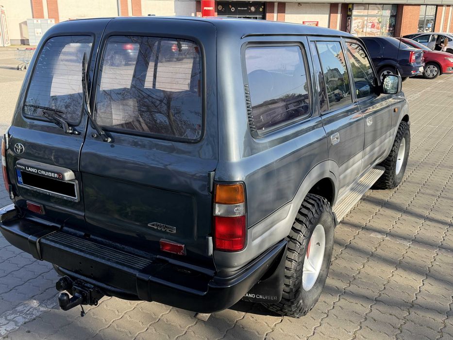 Toyota Land Cruiser HJ 80 Autoutilitara/ Vehicul istoric