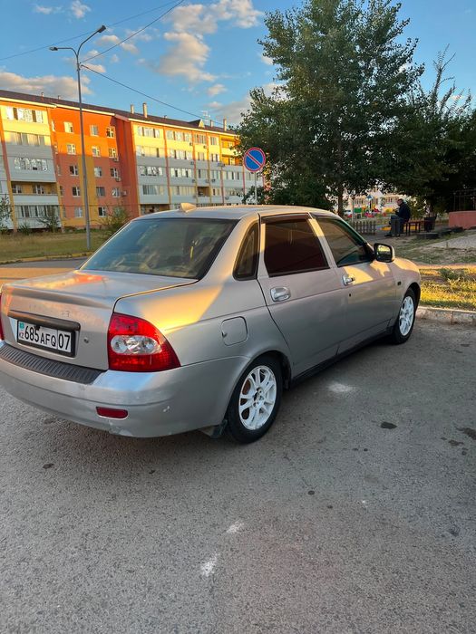 лада приора серый