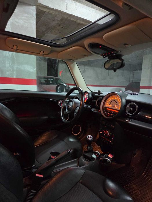 MINI Cooper R56 1.6 Diesel – 2011 | Panoramic | AC | 2 seturi jante