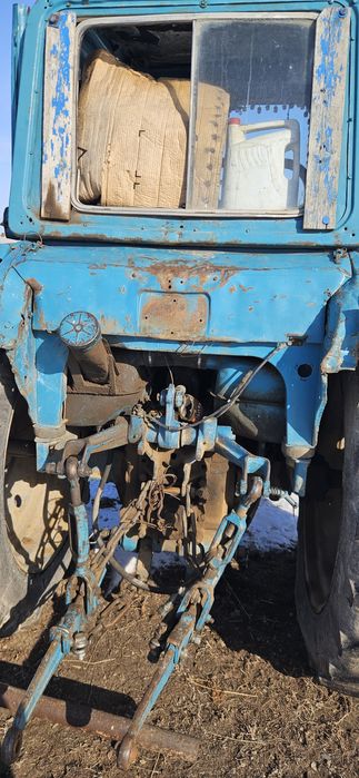 Трактор  МТЗ 80.