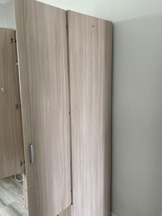 Продам шкаф двухдверный. Самовывоз