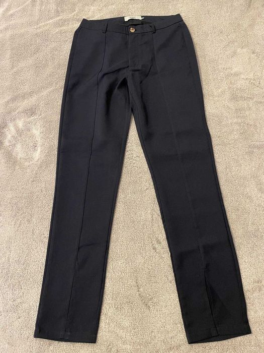 Vand pantaloni Moves bleumarin, marimea 36, noi, fara eticheta
