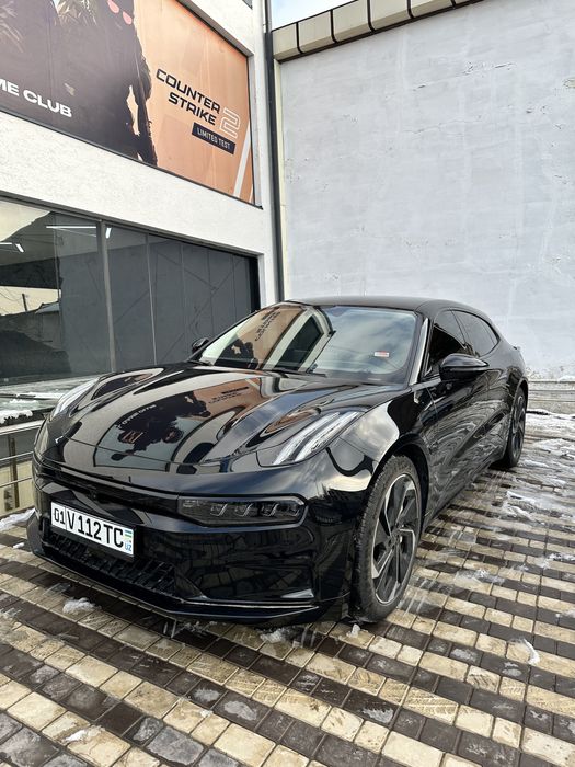 Zeekr 001 You Dual motor srochno sotiladi