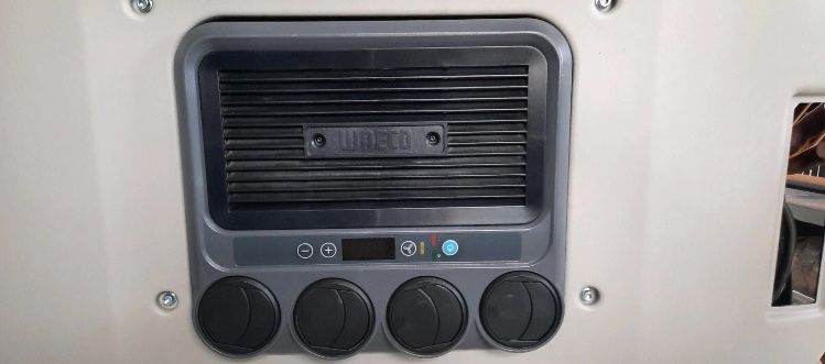 Климатик за камион 24V ,кемпер,подходящ за селскостопански машини