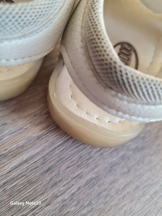 Продам сандалии для девочек