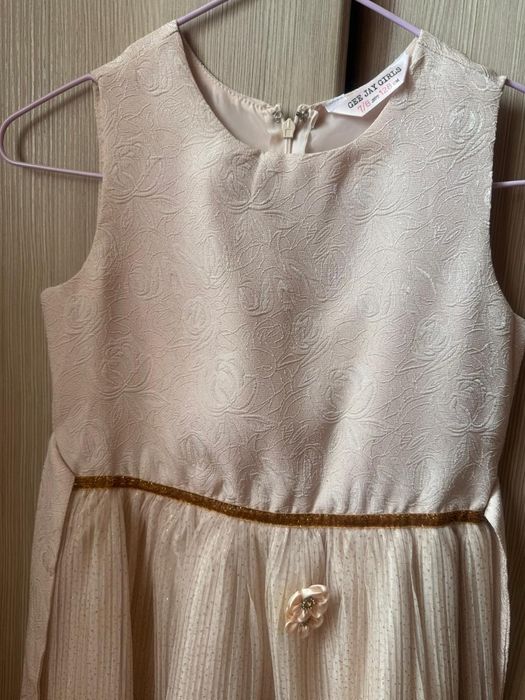 Платье на девочку