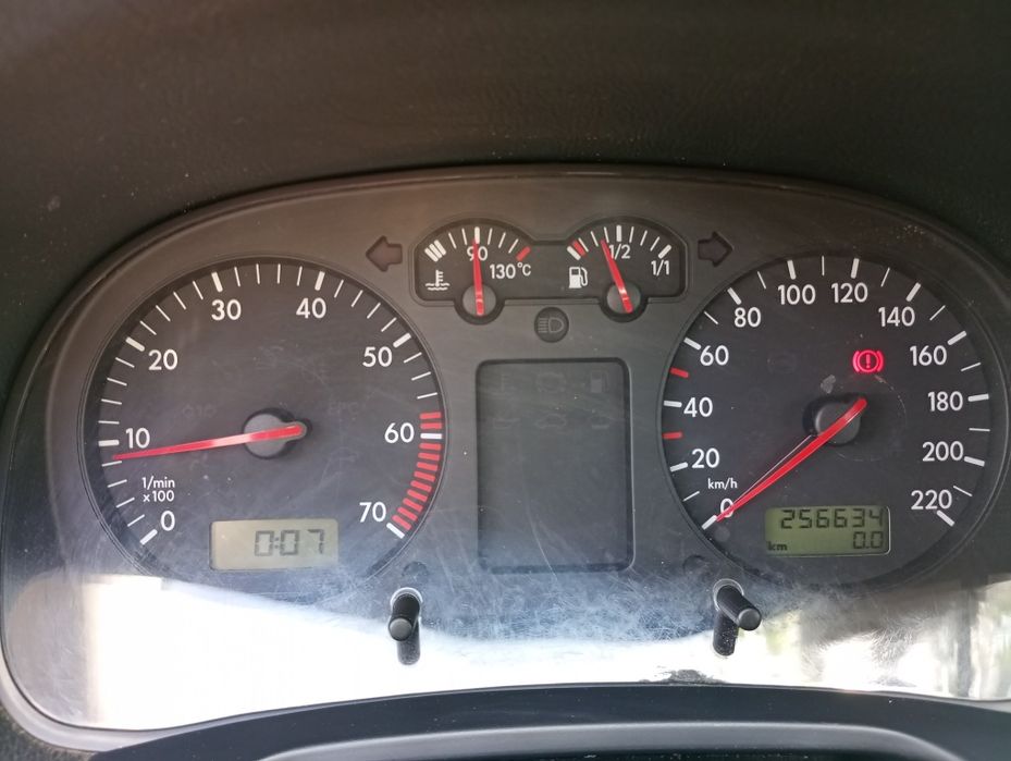 Продавам ГОЛФ 4,1.4,76к