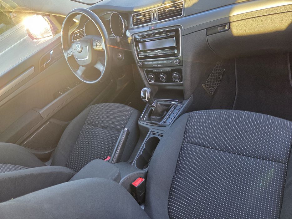 Skoda superb  2012 2.0 140 cp