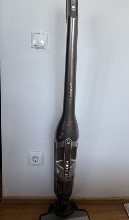 Aspirator Bosh in garantie stare foarte buna