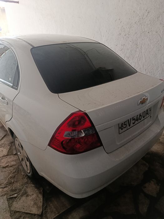 Yangi holatdagi Neksiya 3 sotiladi holati ideal yurgani 10000 ming