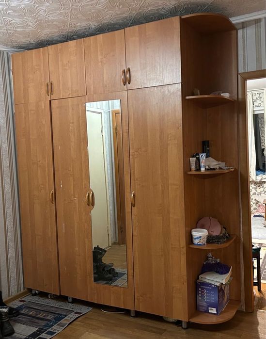 Продам шкаф большой вместительный