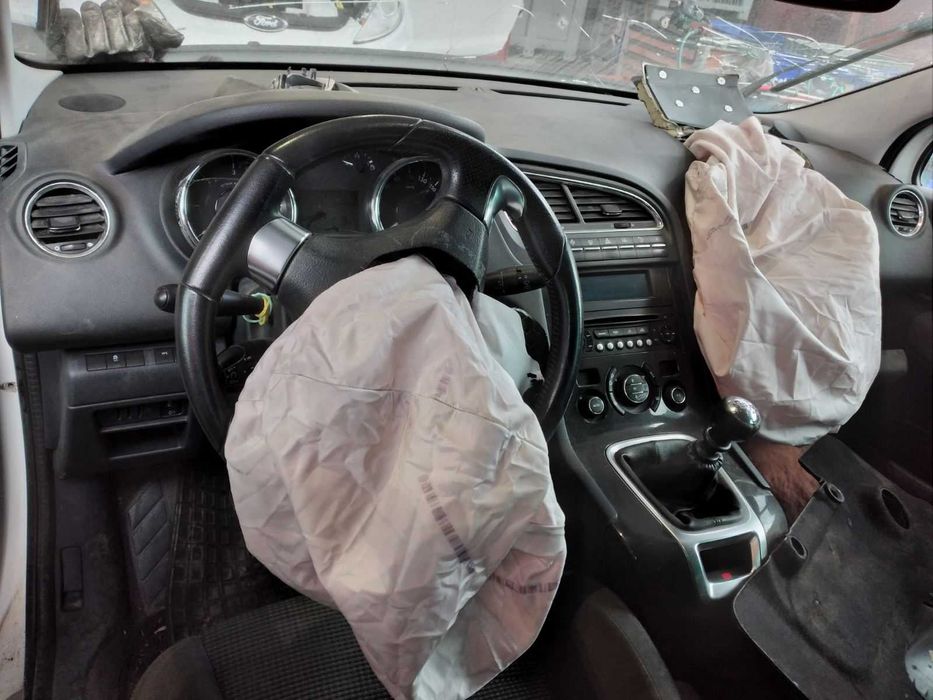 пежо 5008 2.0bluhdi/1.6hdi 2016 peugeot 5008 2.0bluhdi/1.6hdi на части