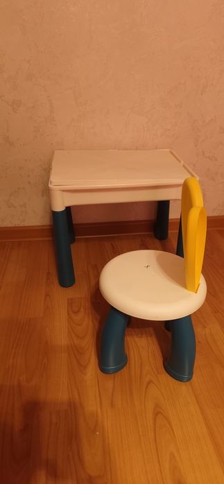Набор столик и стульчик