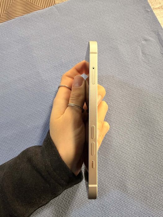 iPhone 13 starlight- 128 GB