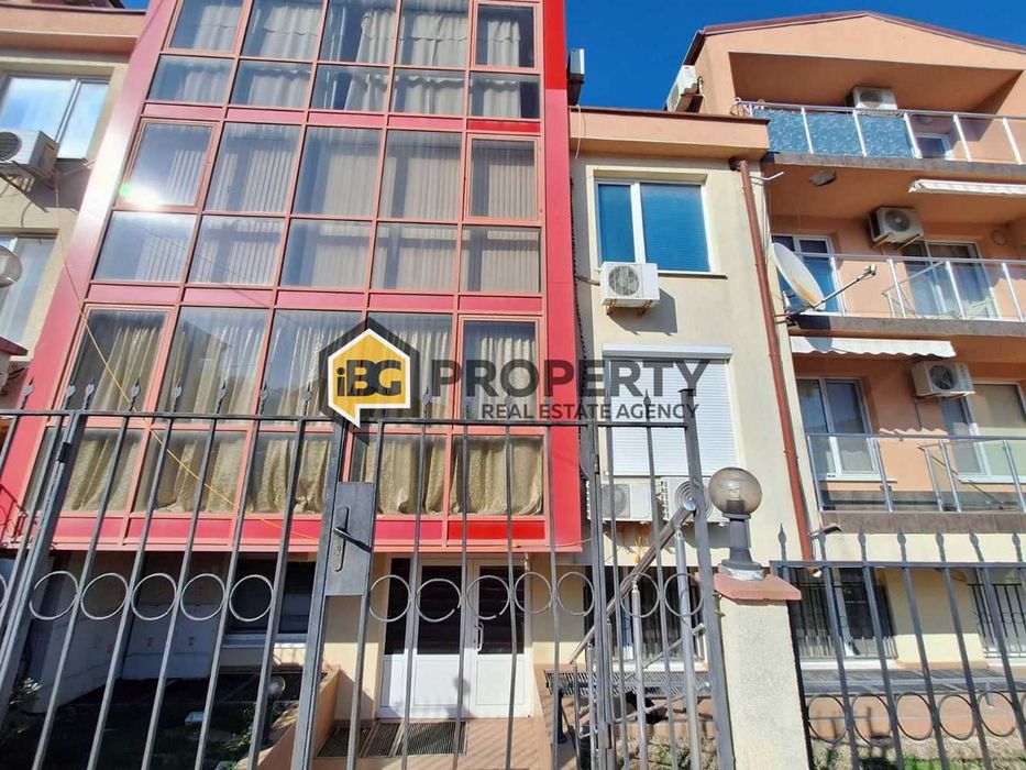 Просторен и светъл апартамент в Бяла