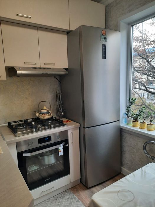 Сдам комнату девушке с подселением